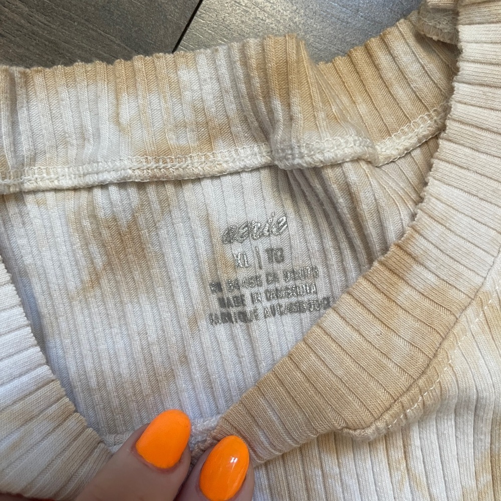 Aerie Ribbed Beige and Cream cropped tank - Picture 2 of 4